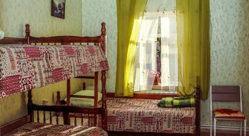 Фото номера Семейный номер с общей ванной комнатой Хостел Guest House on Arbatskaya г. Коломна 3