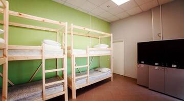 Фото номера Кровать в общем 6-местном номере Гостиница Hostel Lastochka г. Коломна 3
